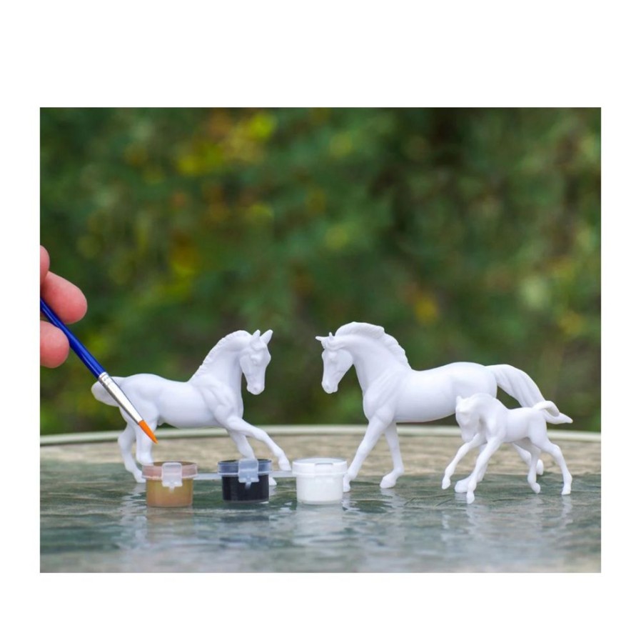 Arts & Crafts Reeves Intl. Inc. | Horse Family Paint & Play